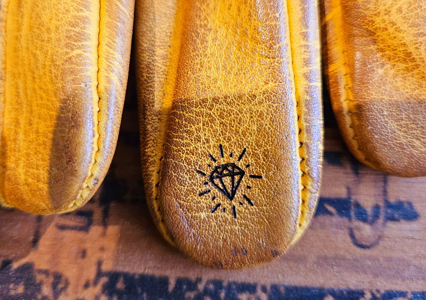 Gloves FREE BIRD