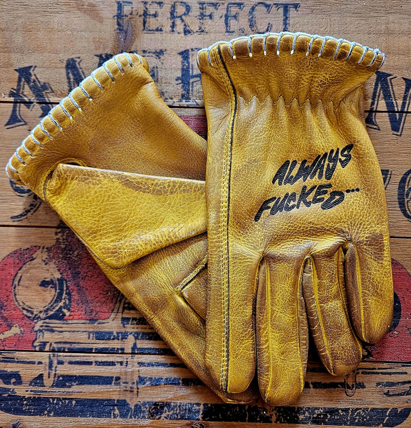 Gloves "Lucky" collab with BONESHAKERS team